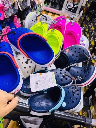 crocs wholesale pallets near me