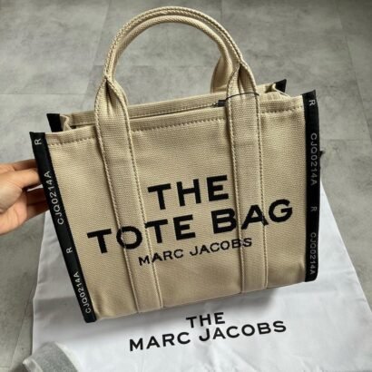 https://uptownliquidation.com/product/wholesale-handbags-pallet/