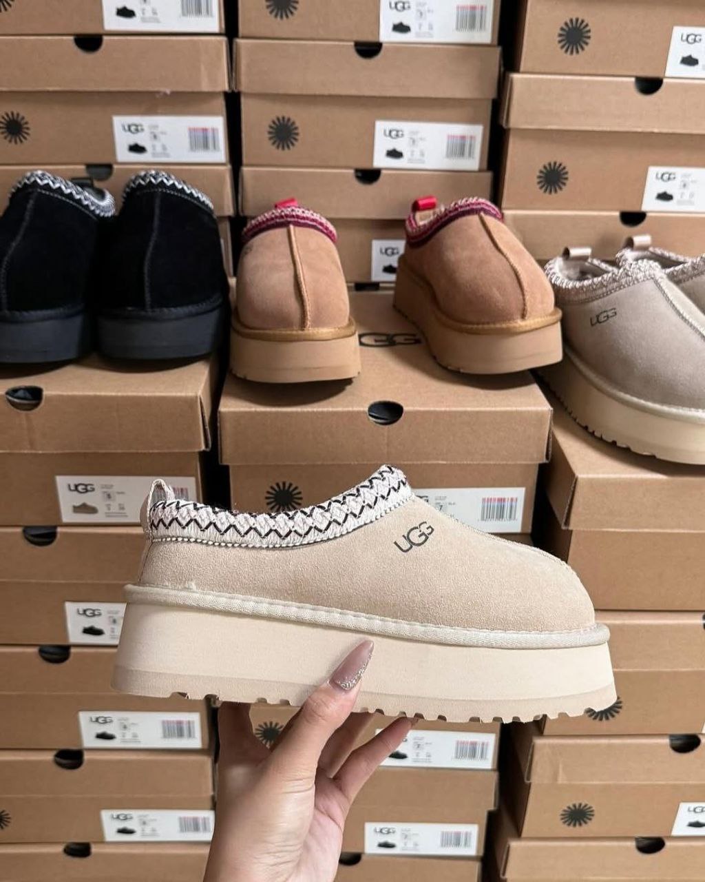 Ugg Shoes Pallet – Wholesale UGG Footwear for Resellers and Retailers