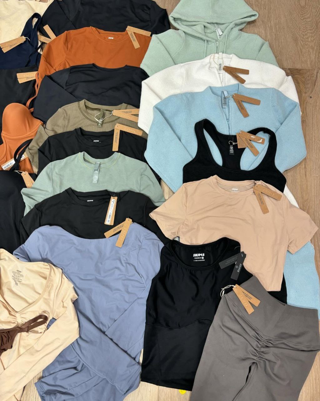 Skims Wholesale Pallet – 200 Pieces of Wholesale Apparel Skims Wholesale Pallet – 200 Pieces of Wholesale Apparel